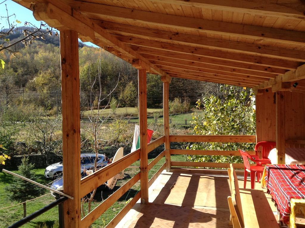 Villa Lilia Aprilzi Exterior foto